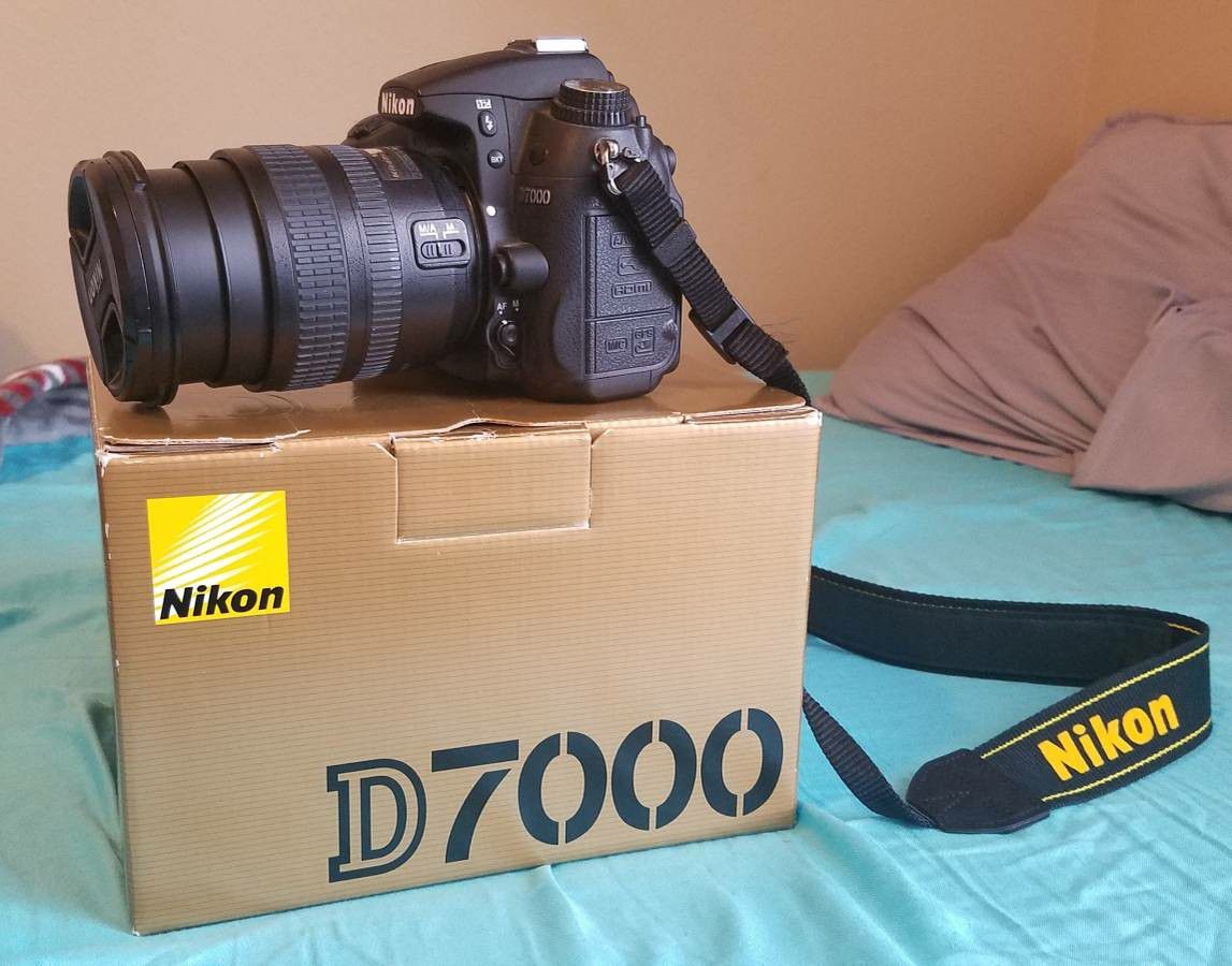 Nikon D7000 and 18-70mm f/3.5-4.5G ED IF AF-S DX Nikkor Zoom Lens