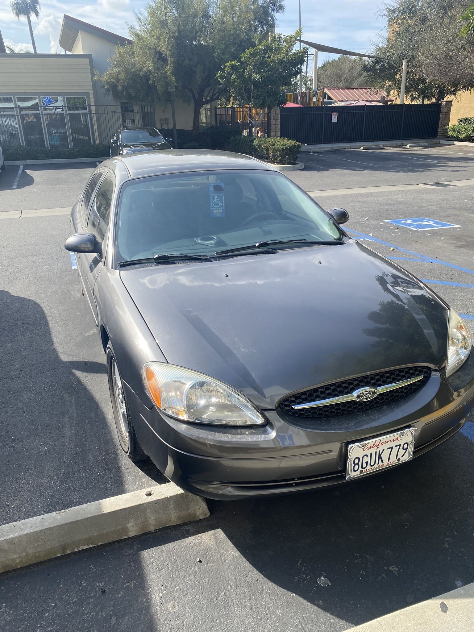 2003 Ford Taurus