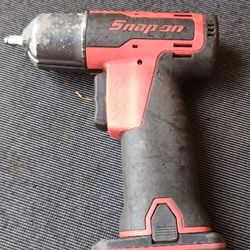 Snap-on 7.2 Volt Quarter Inch Drive Impact With Battery