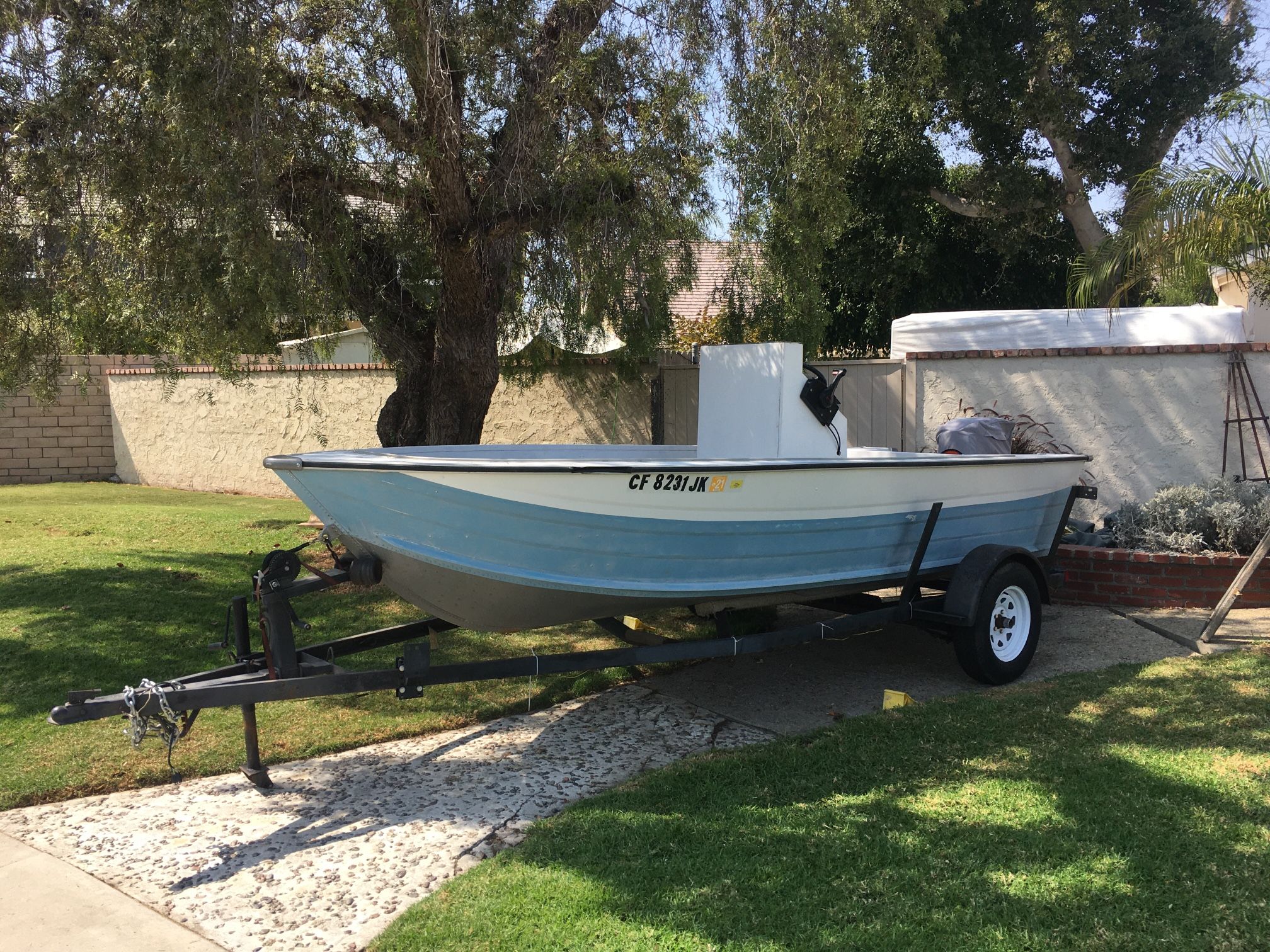In Stock 17ft Lowe Sea Nymph Deep V Great fishing boat (rare find)