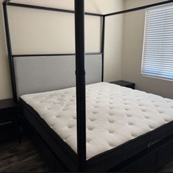 Living Spaces King Canopy Bedroom Set With King Mattress