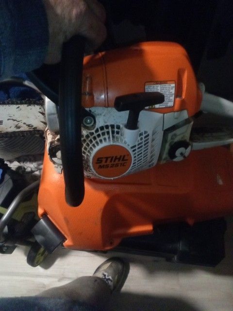 Stihl Chainsaw Series MS251C 