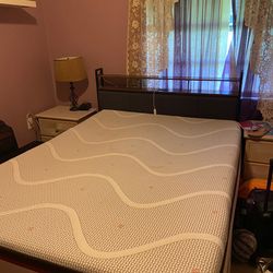 Queen size summon cool gel memory foam bed set