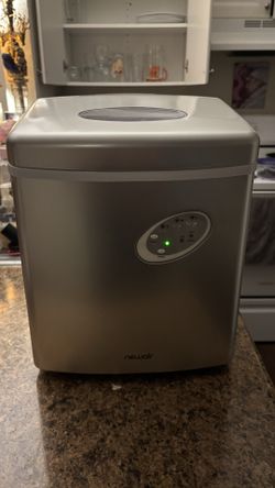 NEWAIR ICE MAKER