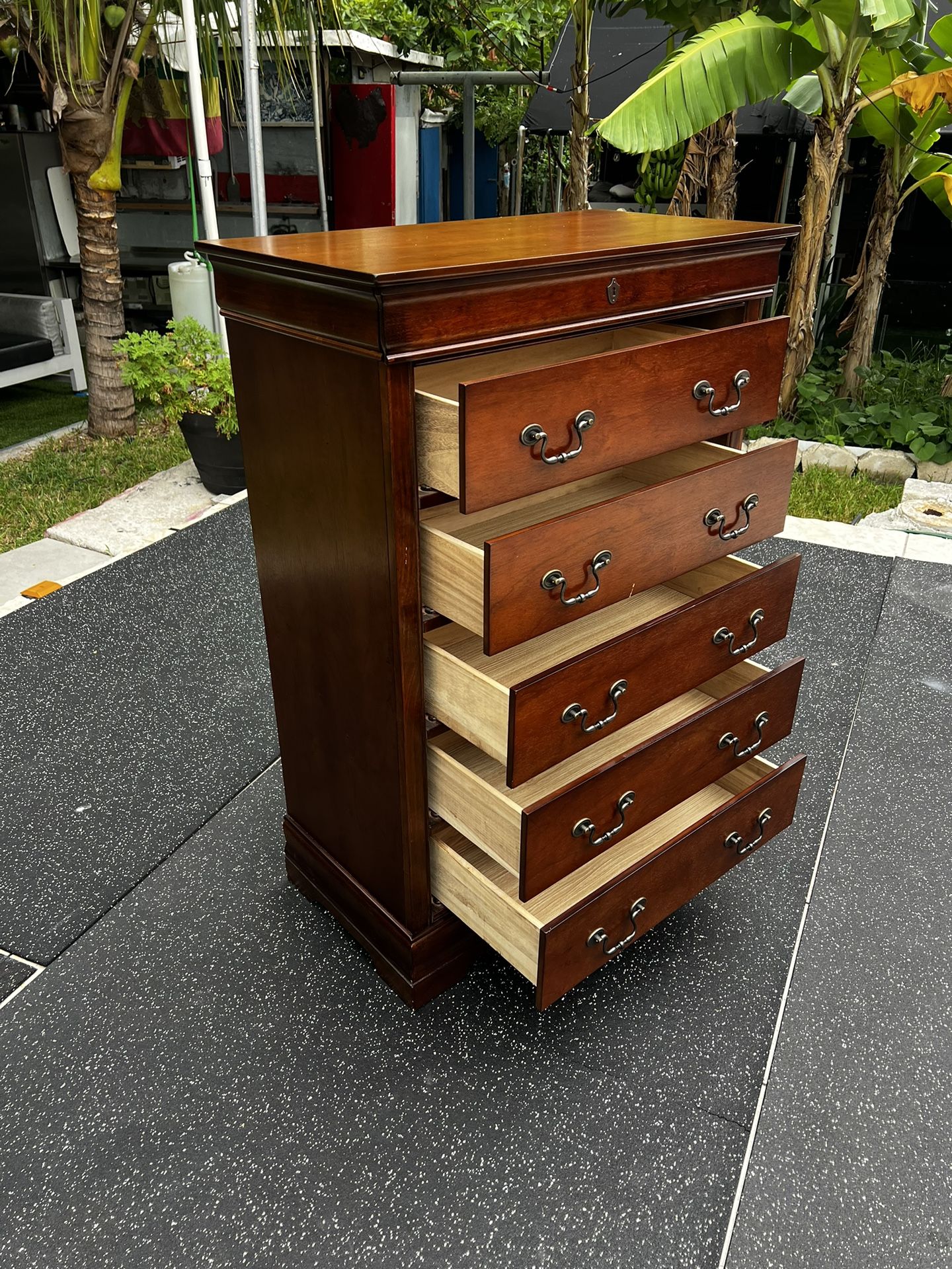 Wooden 6 Draw Dresser