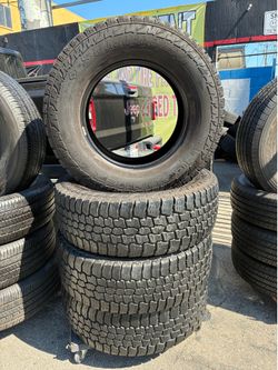 275/70/18 Sumitomo All Terrain USED