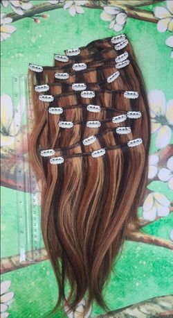 Brand new 12 inch 10 pc 100% real hair clip in hair