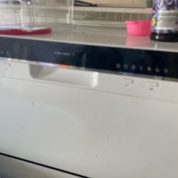 Portable Dishwasher For Countertop - Like New!