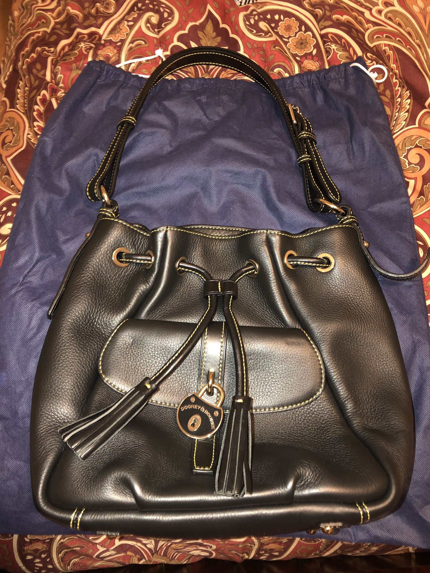 Dooney & Bourke leather purse NO LOW BALLS