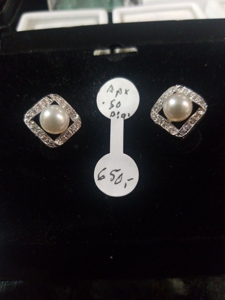 Pearl And Diamond Earing 