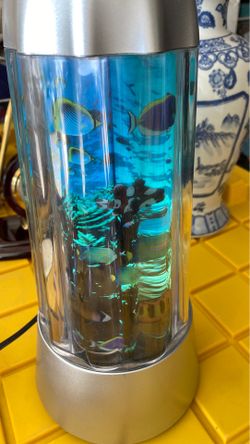 Aquarium light that moves