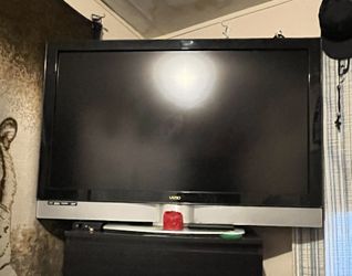 46 Inch Vizio LCD HDTV liquid Crystal 