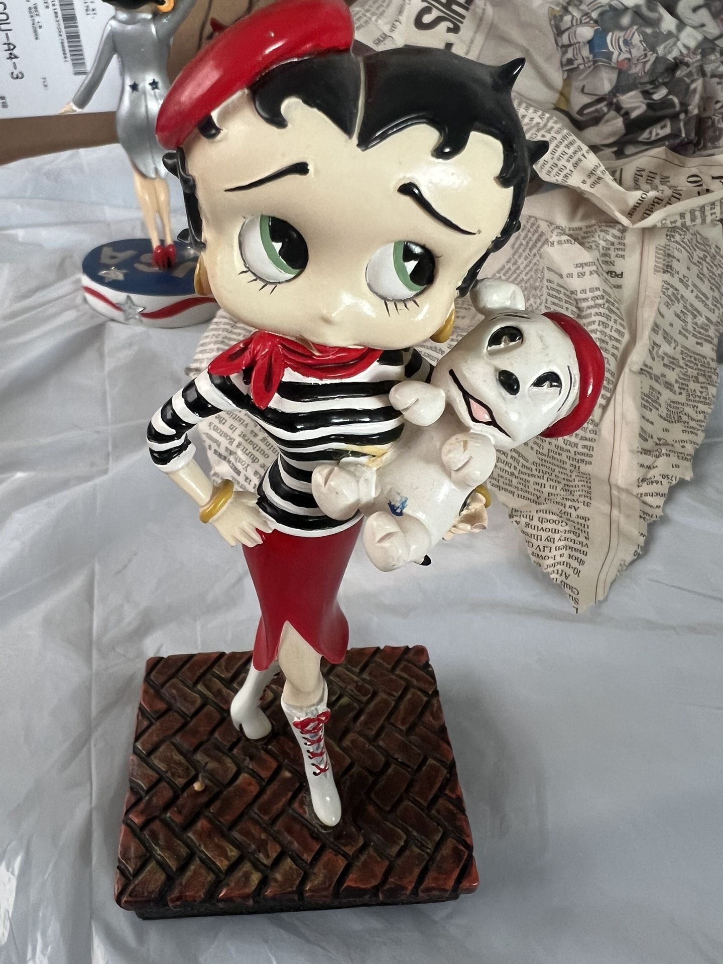 Betty Boop Ooh La La Figurine