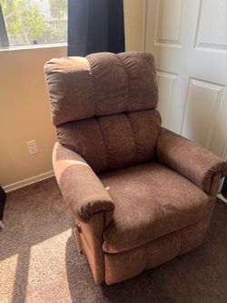 LaZboy Recliner (Good Condition)