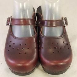 DANSKO WOMAN SHOES CLOGS MARY JANES BLACK CHERRY LEATHER SIZE 37

/7