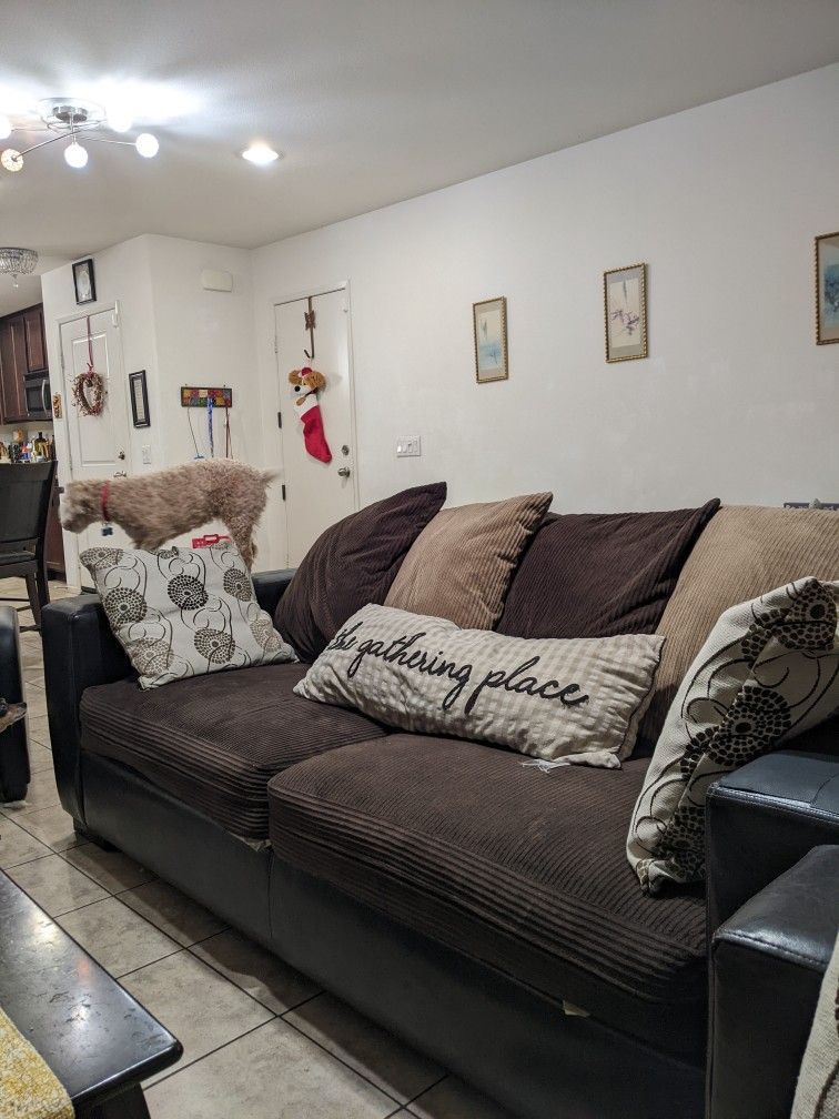 Jerome's Sofa And Loveseat Set