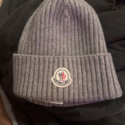 Moncler hat