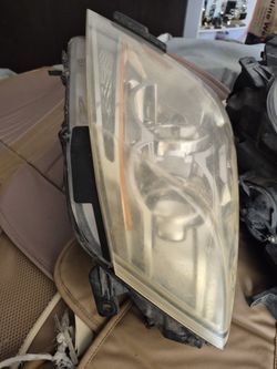 Cadillac 2008 CTS Pair Of HEADLIGHTS