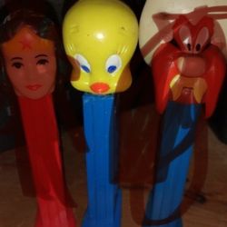 Exclusive And Rare Wonder Woman,TweetyBird, And Sam Pez