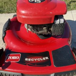 22" Toro Recycler Self Propelled Lawn Mower 