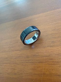 Oura Ring 4 Black — Size 11 with Charger