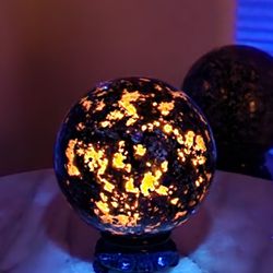 1.2 Lb (538g) Yoopenite Sphere Reactive With UV Lights 
