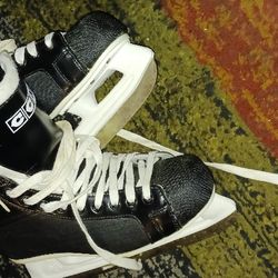 Ccm Champion 90 Hockey Skates Size 9, Great Condition $20
