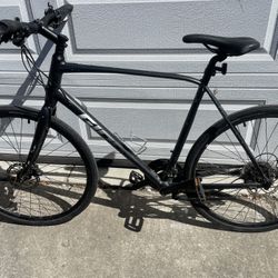 Giant Hybrid Disc Bike