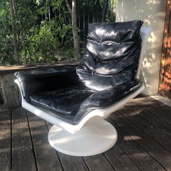 Vintage Post Modern Space Age Leather Lounge Chair