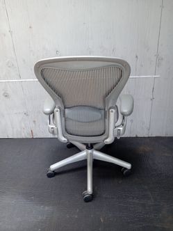 Herman miller aeron size B  Ergonomic task chair