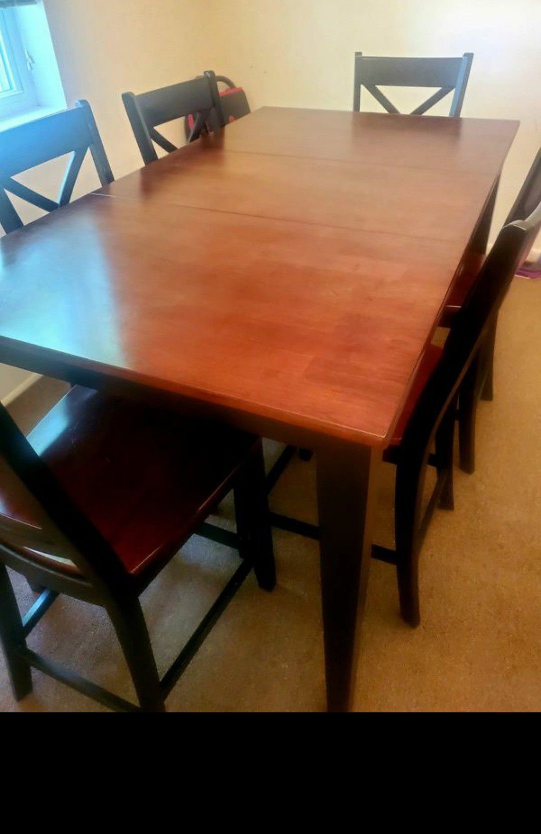 Beautiful Dining set with 5 Chairs