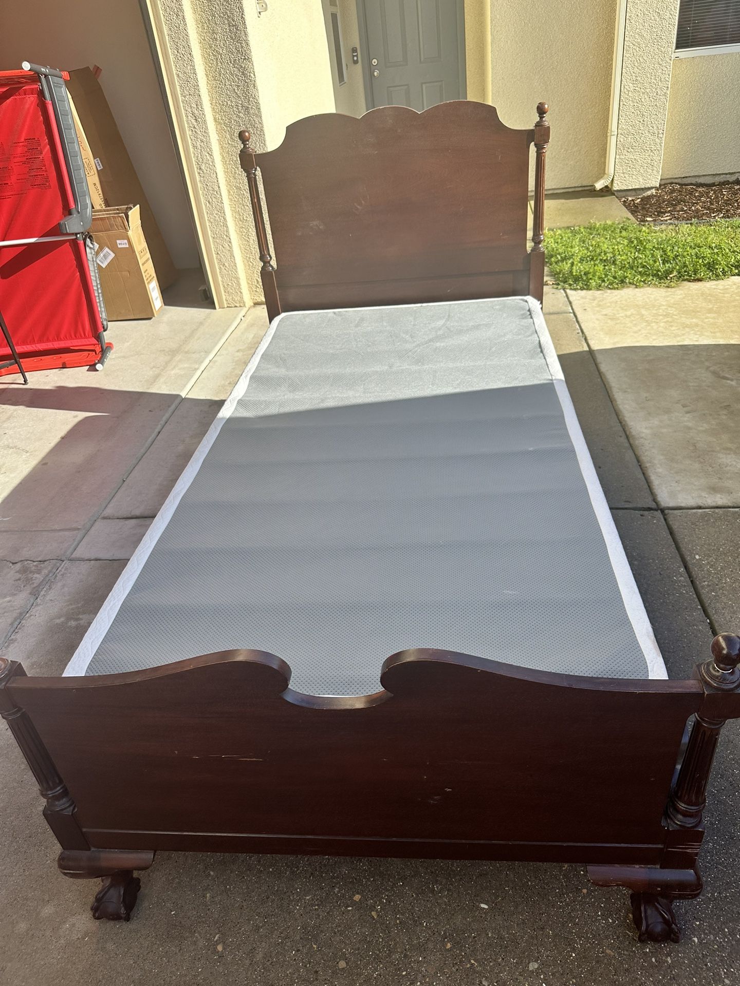 Twin bed