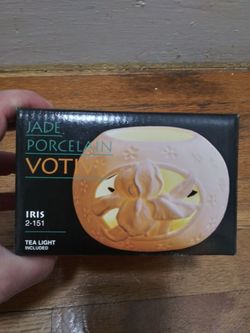 PartyLite Jade Porcelain Votive Has An Iris Flower Cut-Out Design And Includes A Tea Light Candle Brand New