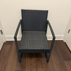 2 Patio chairs With Coffee Table