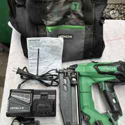 Metabo HPT MultiVolt 2-1/2”—16 Gauge Cordless Straight Finish Nailer Kit—NT1865DM—Clean, 3.0Ah Battery/Charger, Canvas Bag