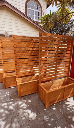 Cedar Planters & Privacy Screens