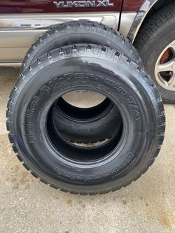 Pair of All-Terrain Tires, size 31x10.5R15LT