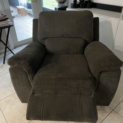 3 Pcs Reclining Lazyboy  Couch Set