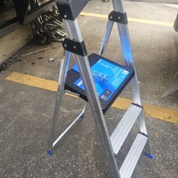 Kobalt 3ft Aluminum Step Ladder 
