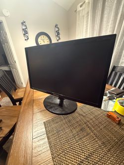 Samsung S22C150N 22” LED Monitor — VGA — Used