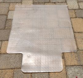 Floor mat to protect the floor