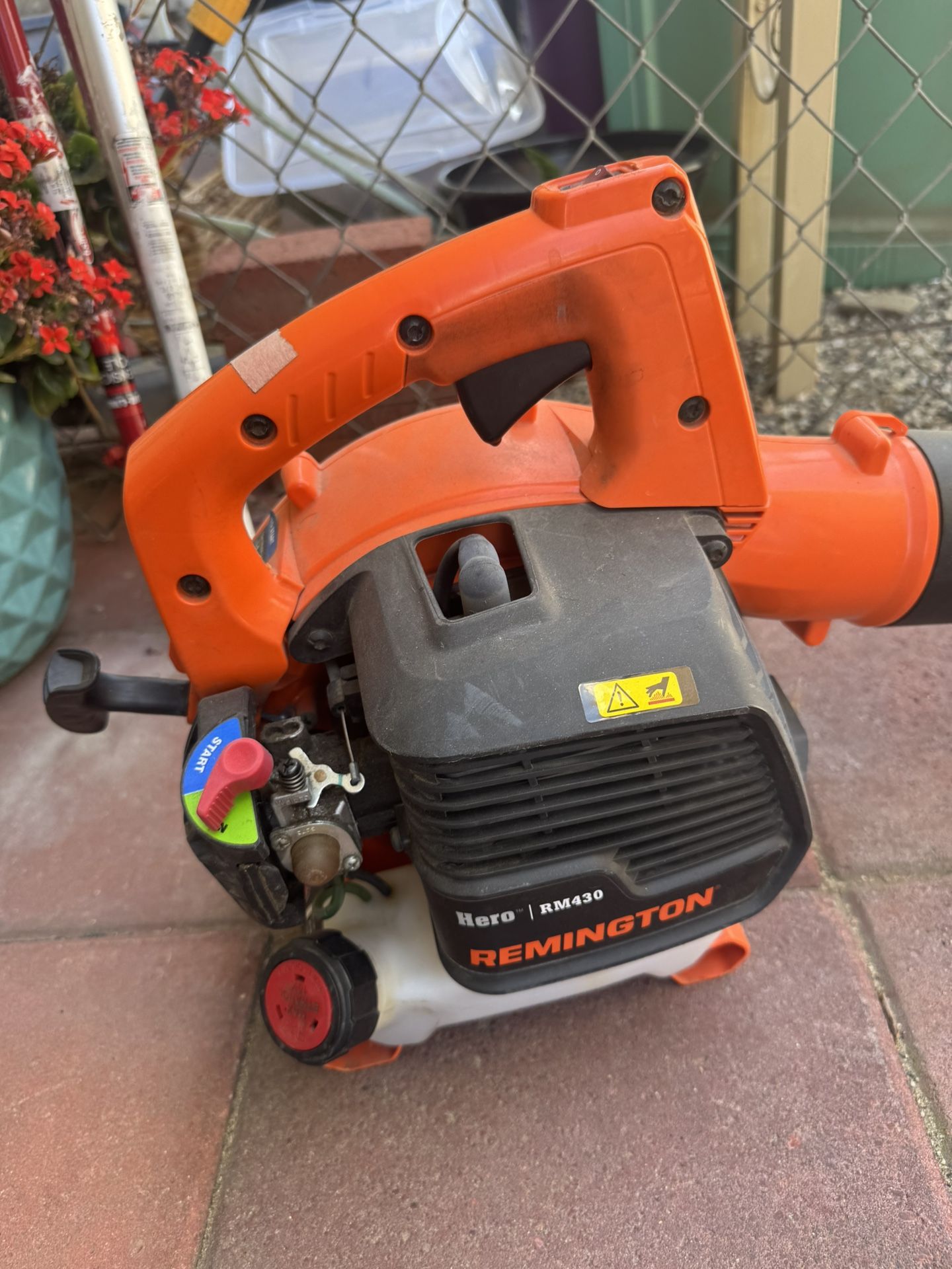 Remington RM430 Gas Leaf Blower – Barely Used
