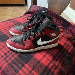 1.5 Y Jordan Retro 1