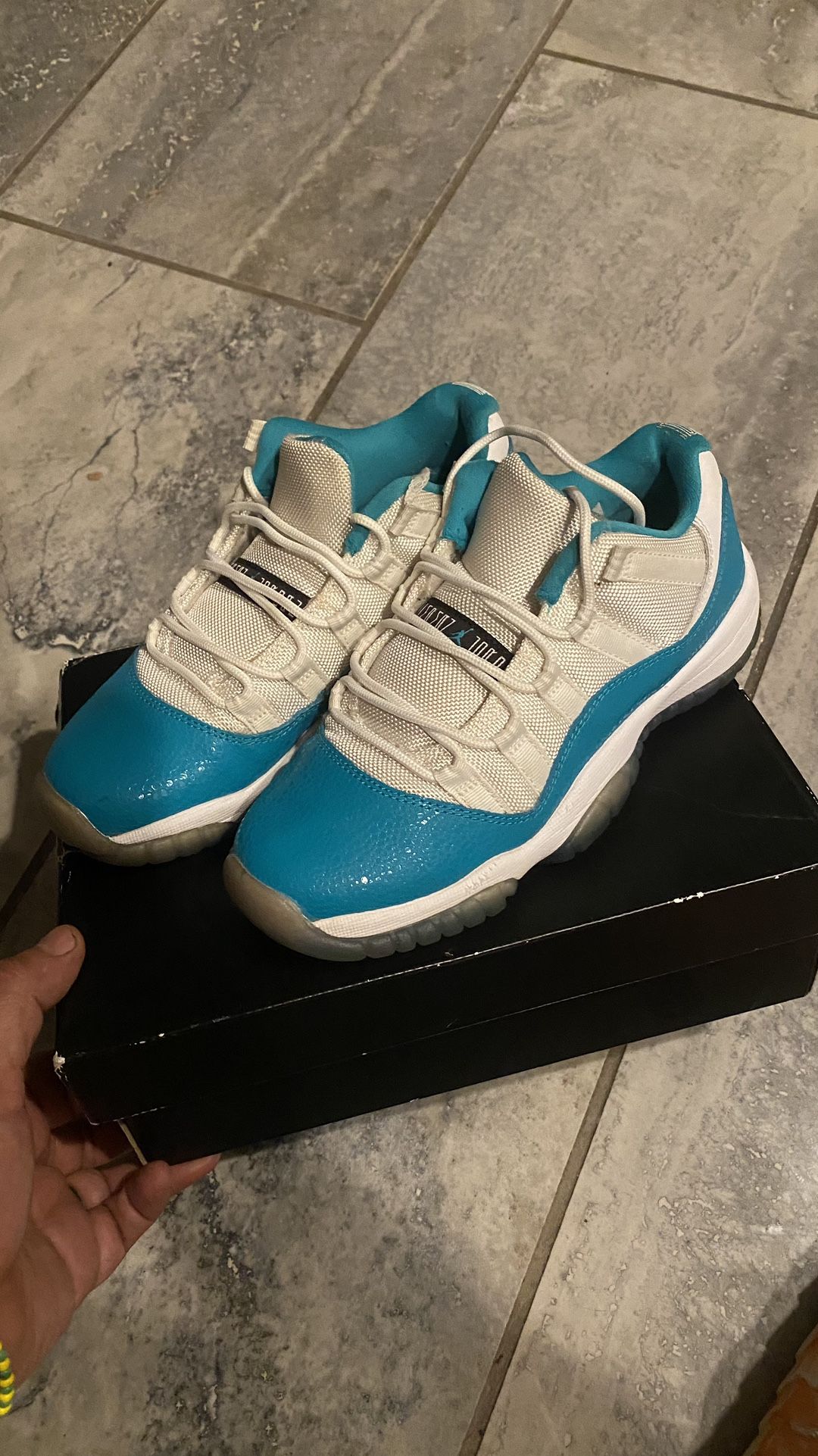 Air Jordan 11 Retro Low GG Aqua Blue/White 5Y 580521-143 Womens 6.5