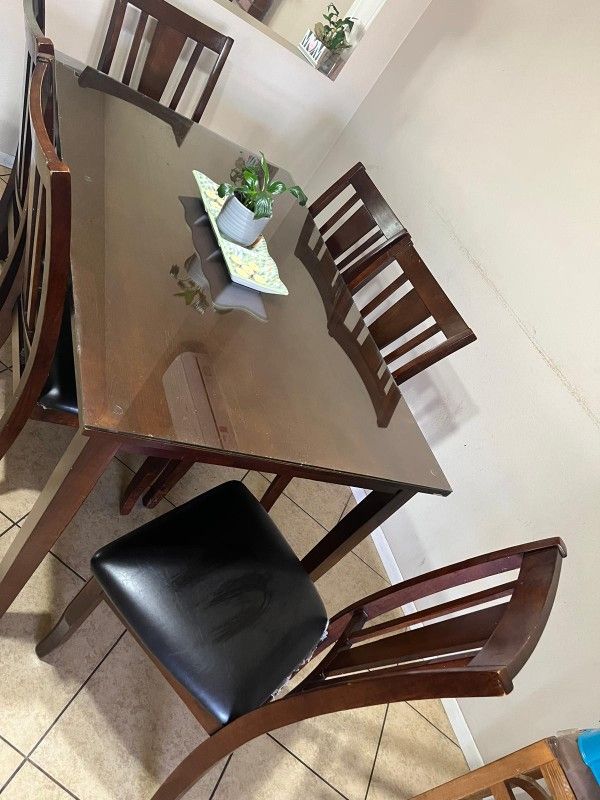 Six People Dinning Table