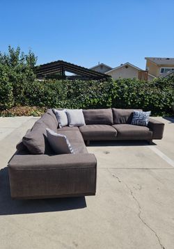 Great Modern Sectional Sofa 💥 Free Delivery 💥