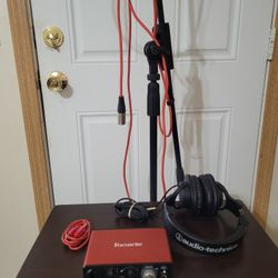 Focusrite Solo (2nd Gen) Interface, AT Headphones & Mic - Studio Bundle