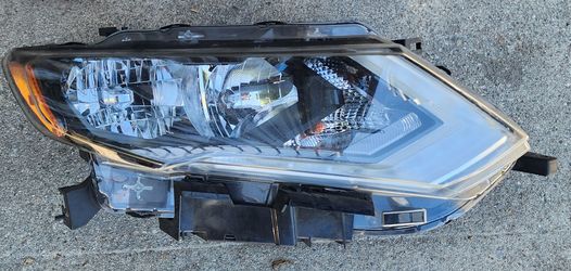 2017 2018 2019 2020 NISSAN ROGUE RIGHT PASSENGER HEADLIGHT