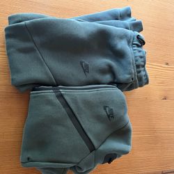 Nike Tech Jacket And Pants YL