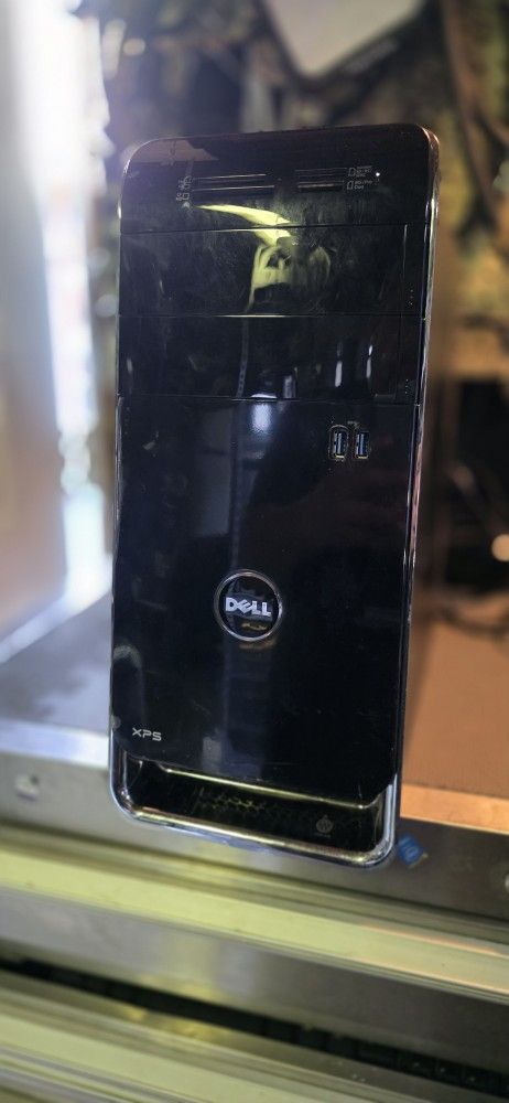 Dell XPS Gaming PC. i7-CPU-3.40GHz
16GB Ram 1TB HDD. GPU: GTX 4GB.